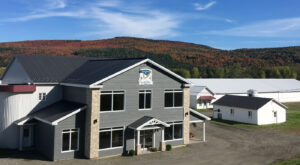 Bâtisse de la ferme de la pisciculture des Bobines, dédiée à l'élevage de truites au Québec