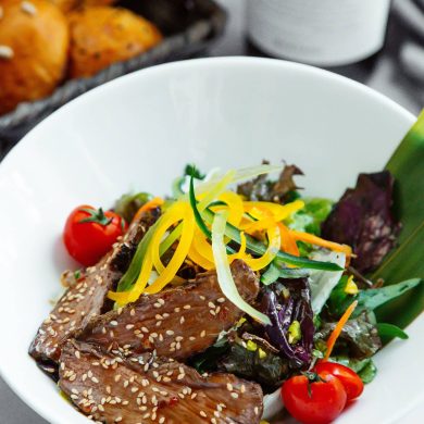 beef slices cooked in teriyaki sauce with sesame sprinkles served with vegetables